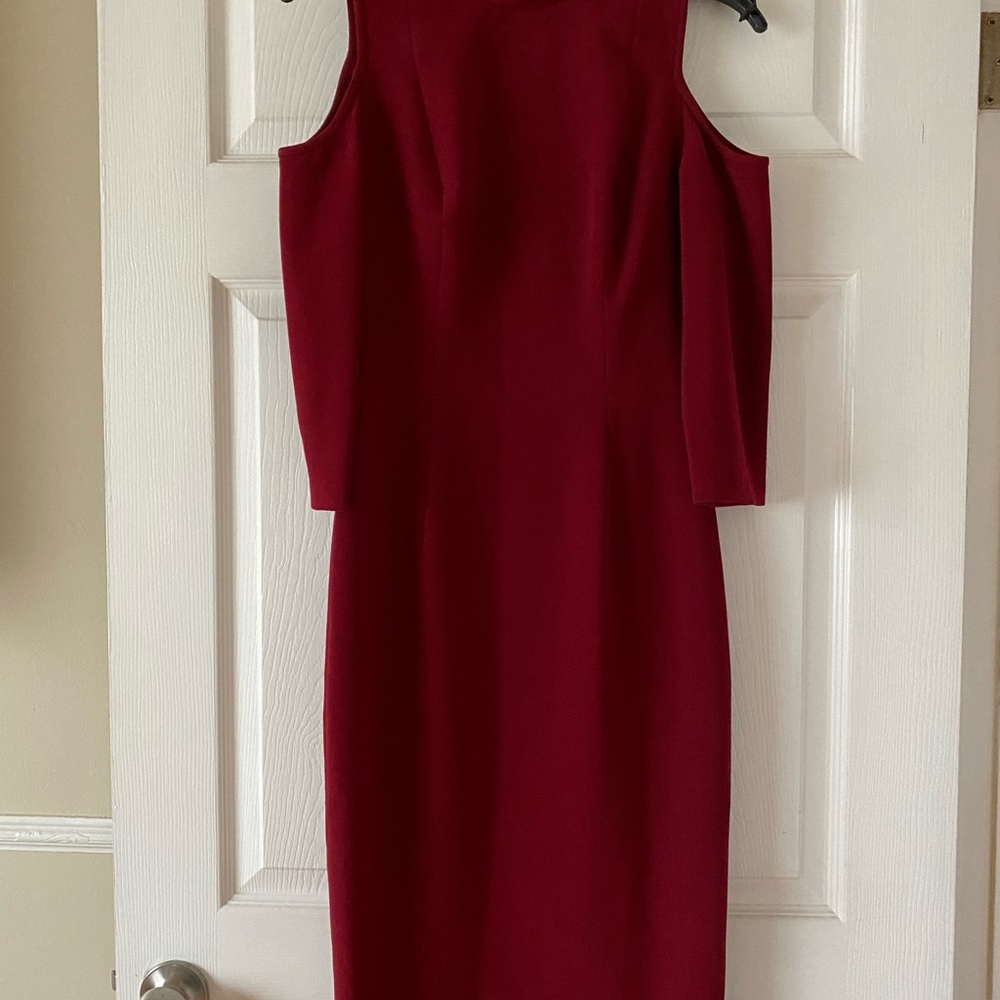 Cold shoulder black halo dress